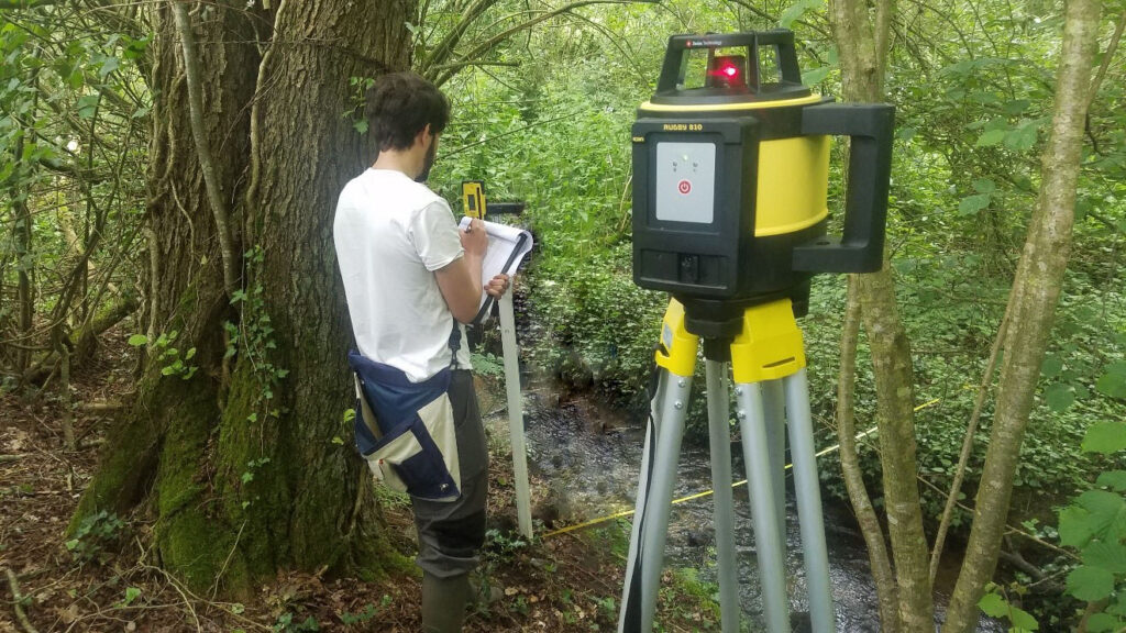 expertise d'un cours d'eau suivi hydromorphologique protocole carhyce